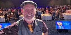 Mike Rayburn corporate funny motivational speaker and guitarist performing